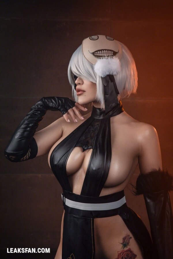 Kalinka Fox -  yorha 2B - 16