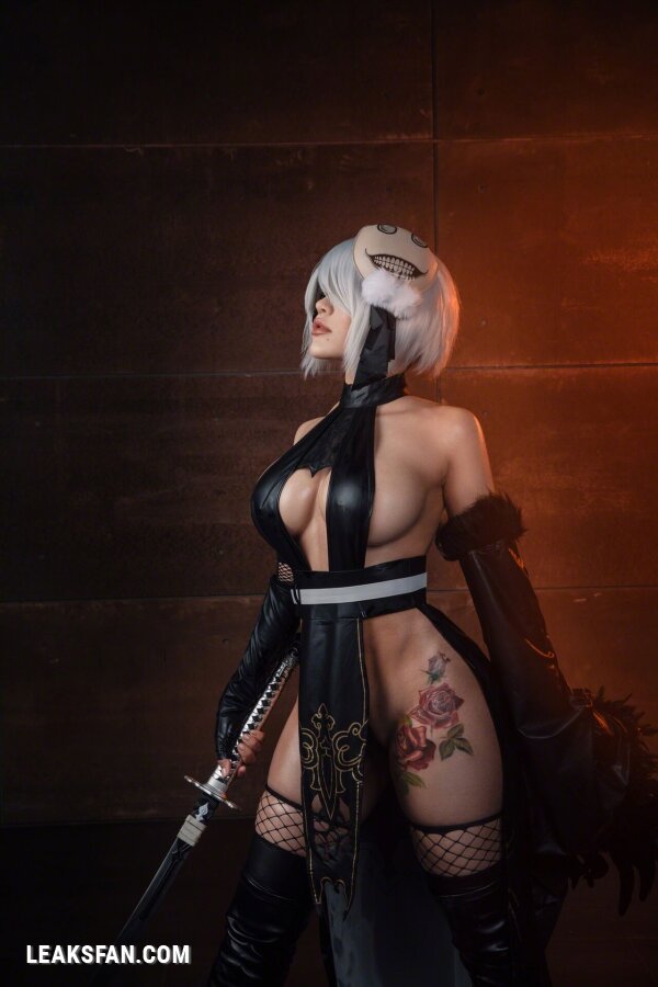 Kalinka Fox -  yorha 2B - 19