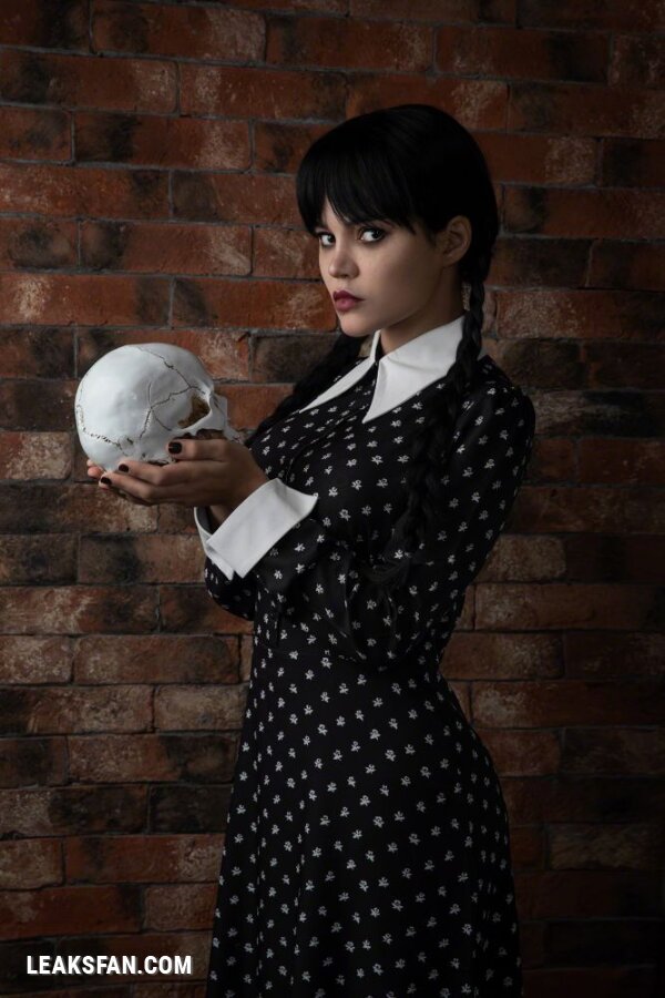 Kalinka Fox - Wednesday / Merlina (The Addams Family) - 23