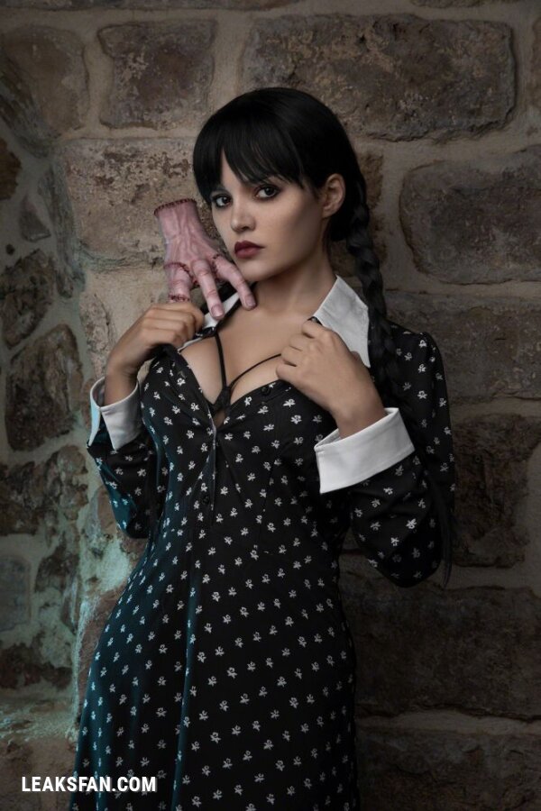 Kalinka Fox - Wednesday / Merlina (The Addams Family) - 46