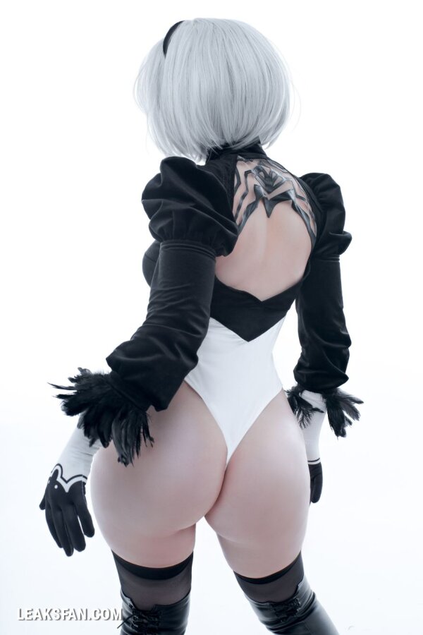 Lada Lyumos - 2B (Nier Automata) - 2