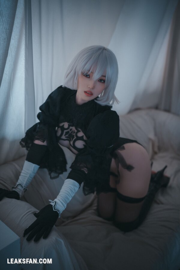 DJAWA Photo - Bambi (밤비) - La Rose NoirE 2B - 1