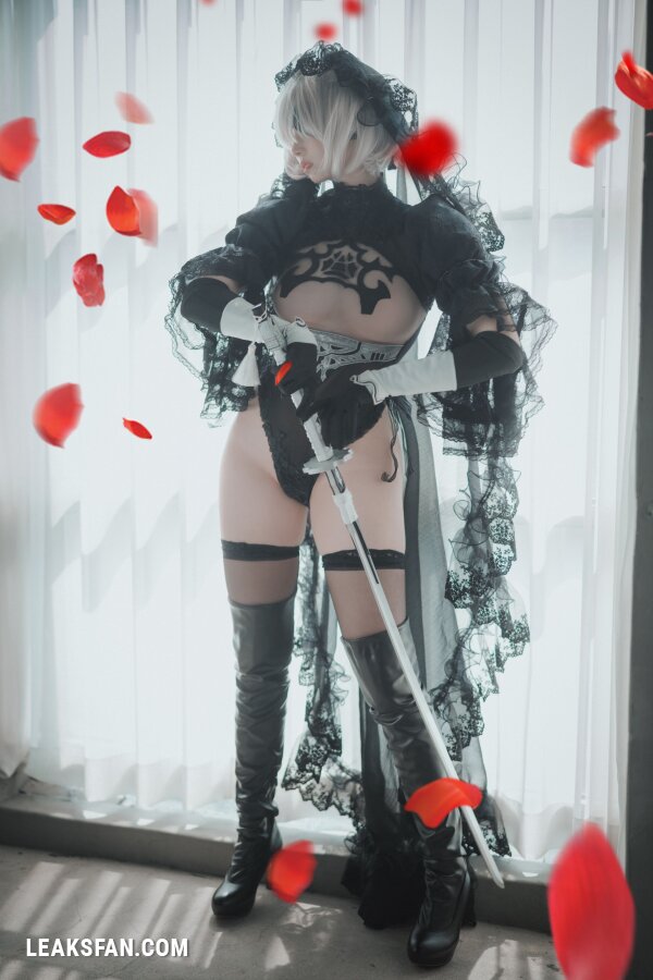 DJAWA Photo - Bambi (밤비) - La Rose NoirE 2B-2 - 0