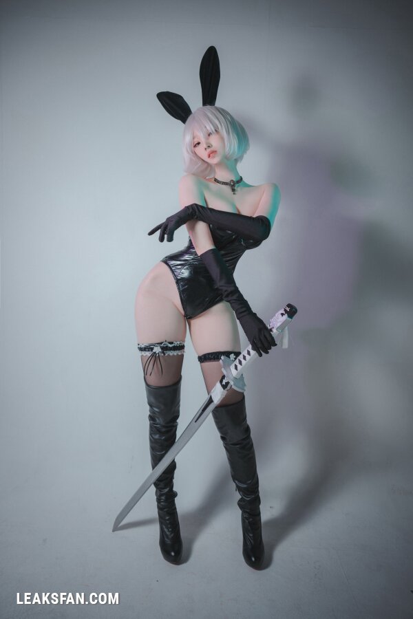 DJAWA Photo - Bambi (밤비) - La Rose NoirE 2B-2 - 1