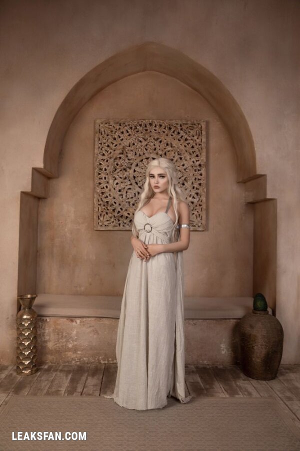 Kalinka Fox - Daenerys (Game Of Thrones) - 9