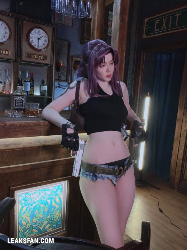 Alina Becker - Revy (Black Lagoon) - 36