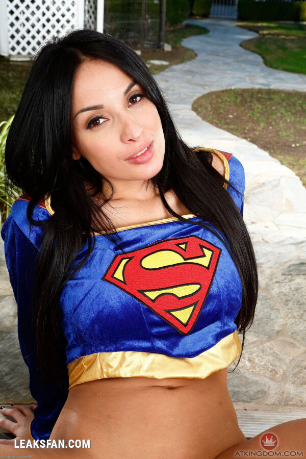 Anissa Kate is Supergirl - 2