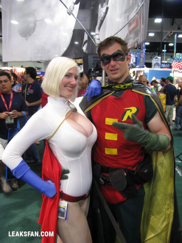 POWERGIRL - Lady Wolf Star - 24