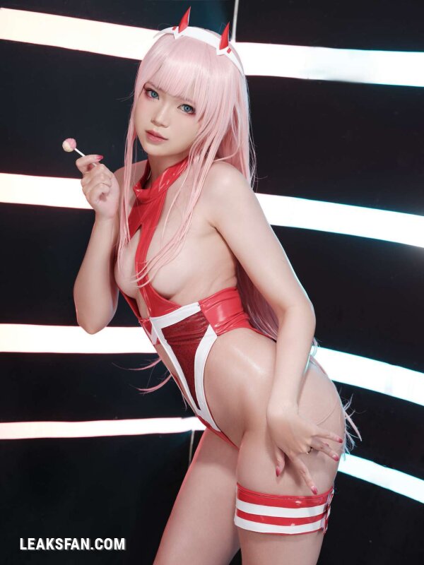 ZinieQ - Zero Two - 1