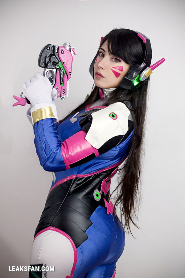 Danielle Vedovelli - D.Va - 4