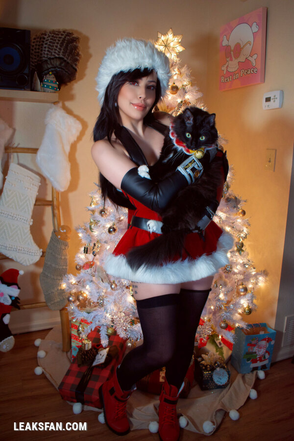 Felicia Vox - Christmas Tifa - 13