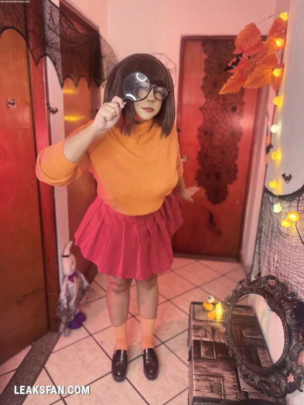 Velma Scooby Doo - 1