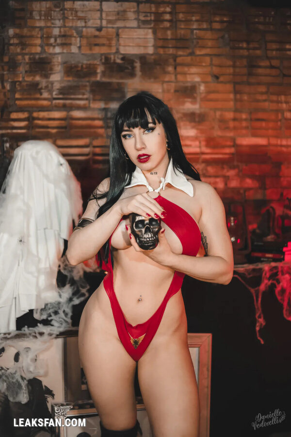 Danielle Vedovelli - Vampirella - 3