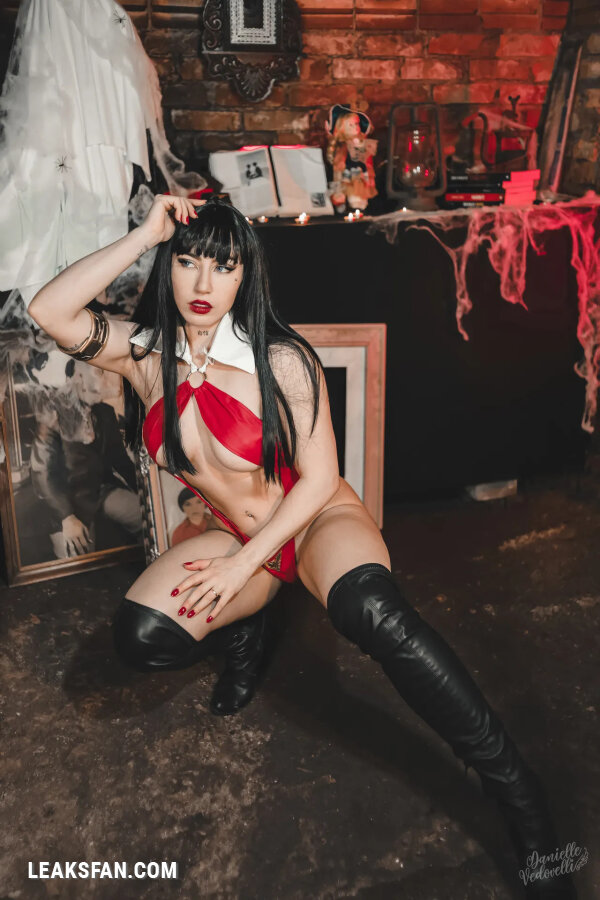 Danielle Vedovelli - Vampirella - 1