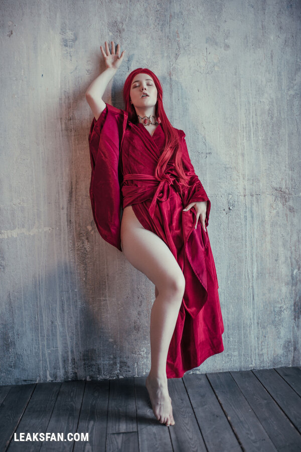 Lada Lyumos - Game of Thrones. Melisandre - 0