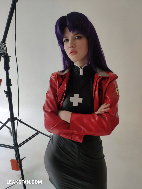 Lada Lyumos - Misato Katsuragi - 20