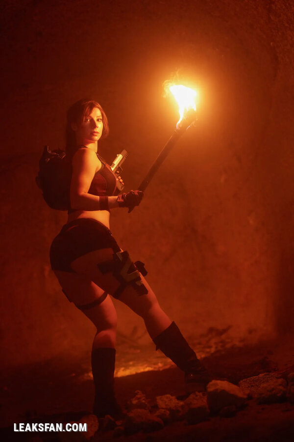 Enji Night - Lara Croft - 1