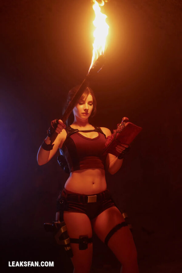 Enji Night - Lara Croft - 1