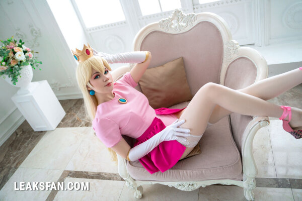 Anastasia Komori - Peach - 1