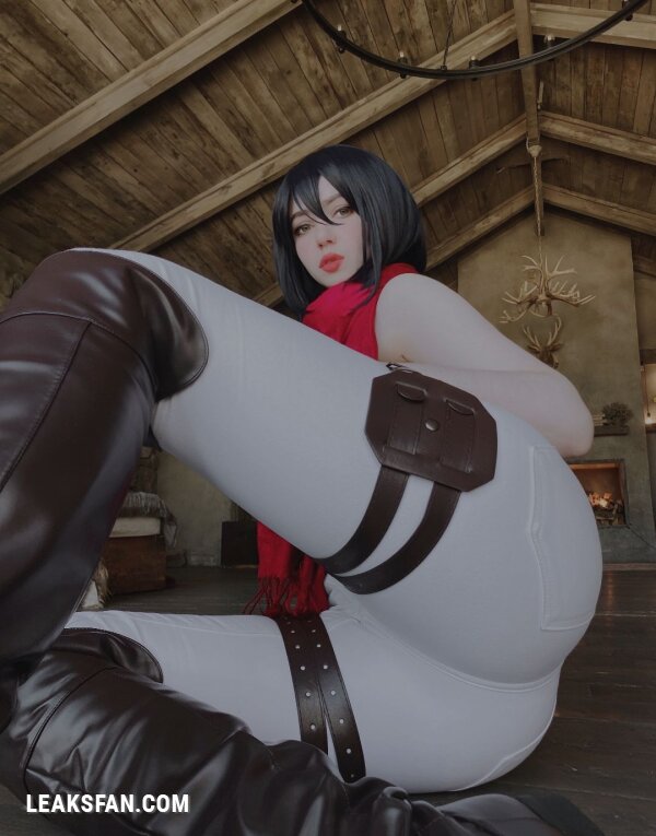 Alina Becker - Mikasa (Shingeki No Kiojin) - 1