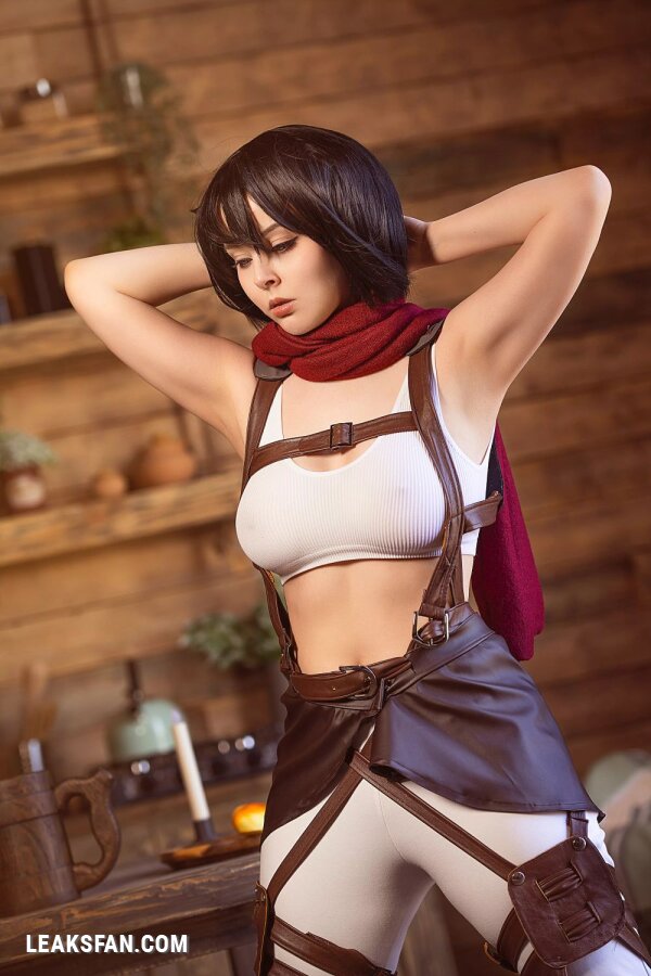 Helly Valentine - Mikasa Ackerman (Shingeki No Kyojin) - 1