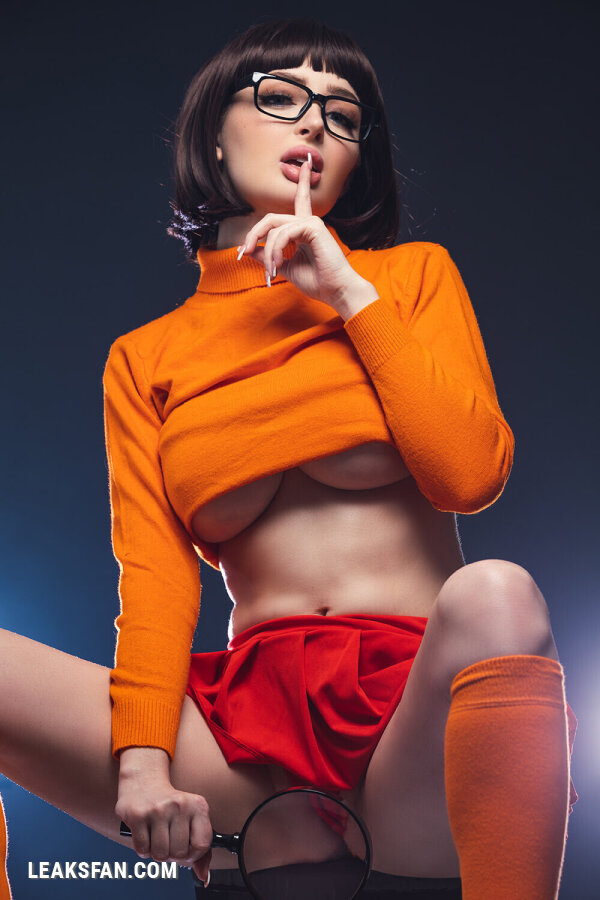 Kristen Lanae - Velma - 16