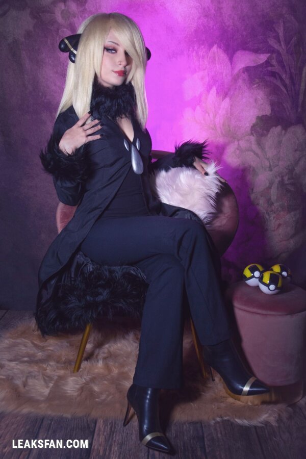 Shiro Kitsune - Cynthia (Pokemon) - 0