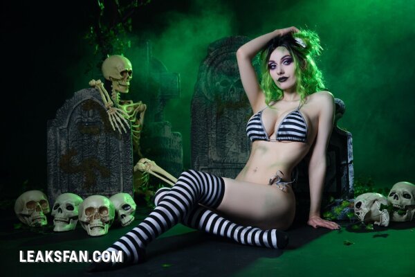 Rolyatistaylor - Beetlejuice - 2