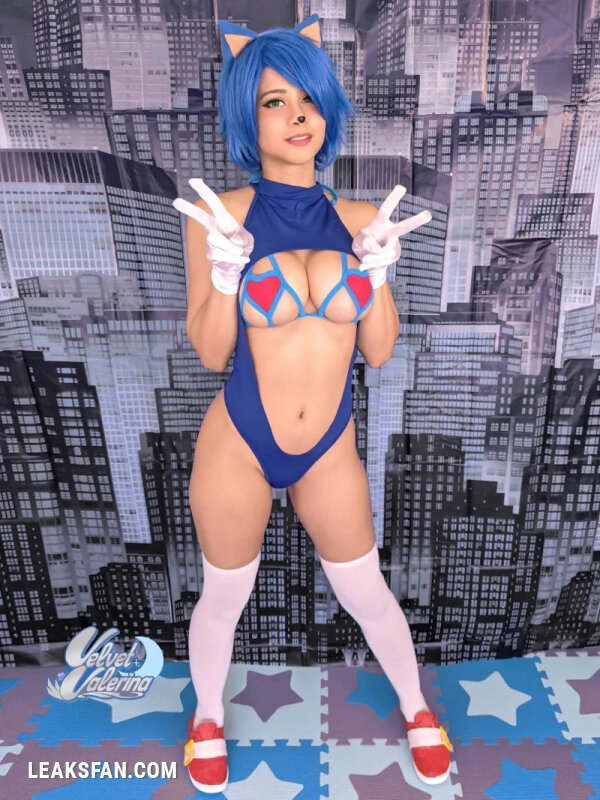 Velvet Valerina - Sonic Cosplay - 1