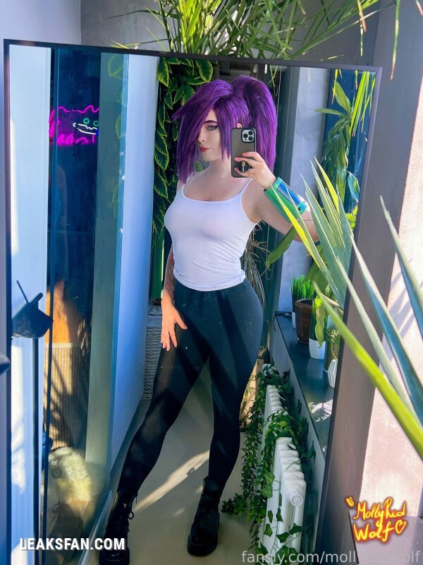 mollyredwolf leela from futurama - 2