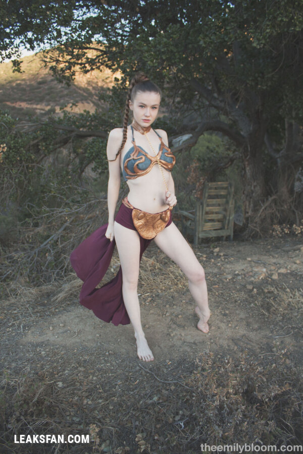 Emily Bloom is Slave Leia - 12