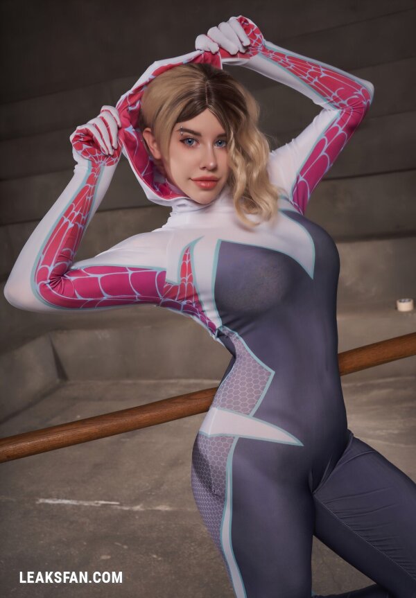 Voezacos - Spider-Gwen - 2