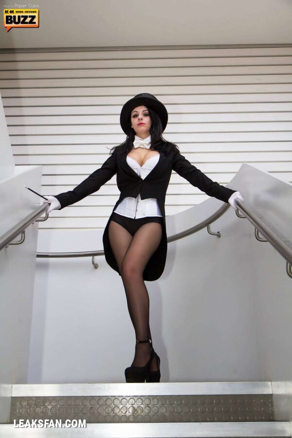 Zatanna Zatara (Justice League) - 2