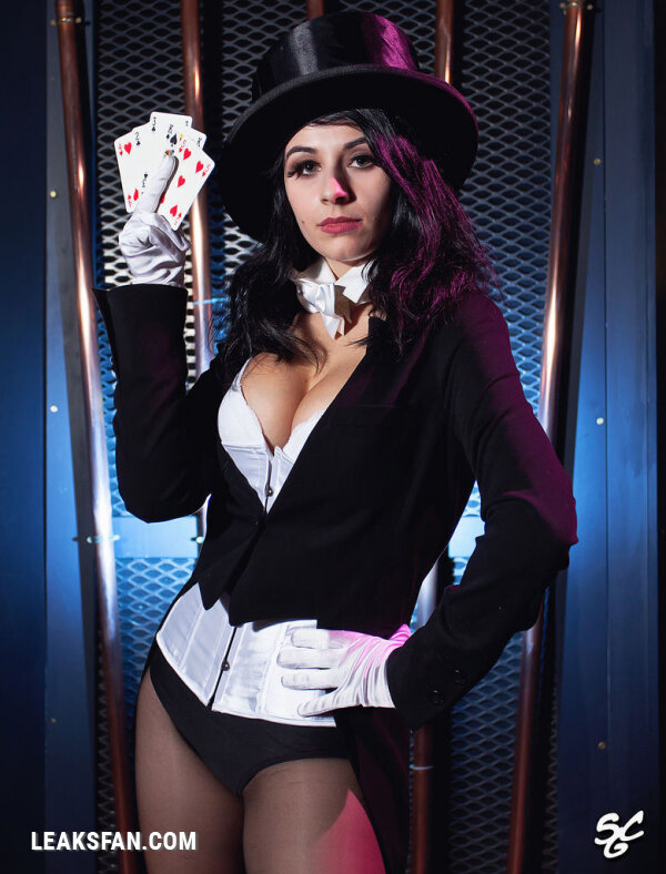 Zatanna Zatara (Justice League) - 2