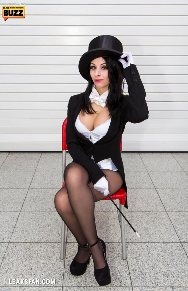 Zatanna Zatara (Justice League) - 1