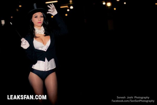 Zatanna Zatara (Justice League) - 1