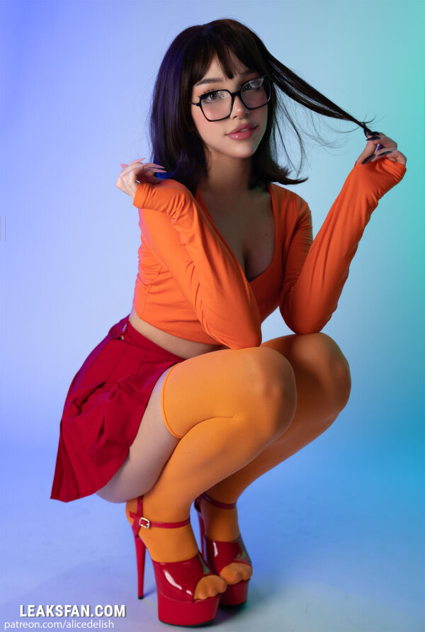 Alice Delish - Velma Dinkley - 2